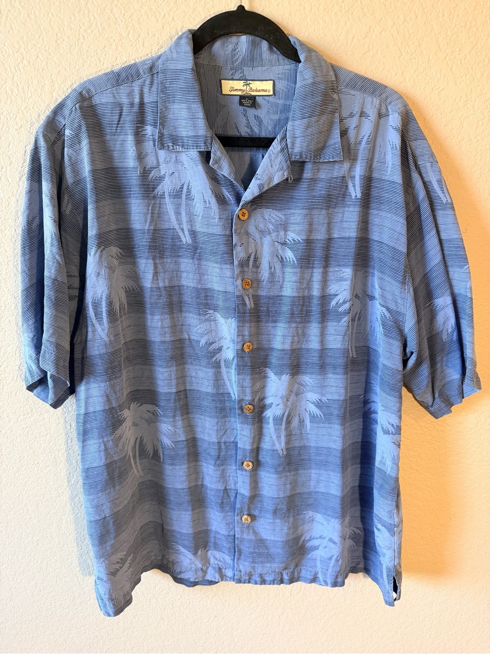 Tommy Bahama Light Blue Palm-Print Button Up 100% Silk